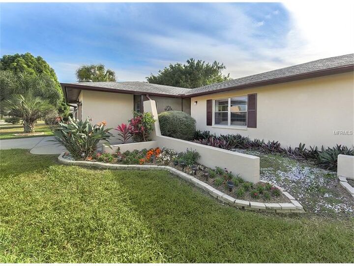 Property Photo:  1229 Lucaya Avenue  FL 34285 