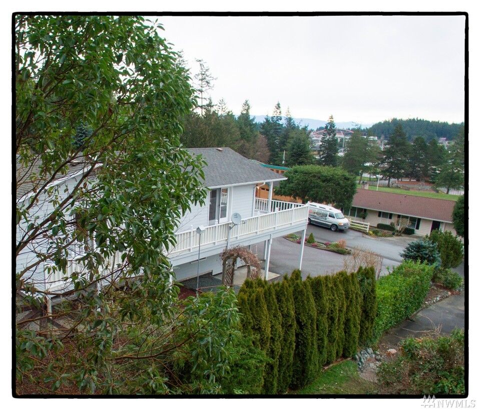 Property Photo:  493 Colville Wy  WA 98257 
