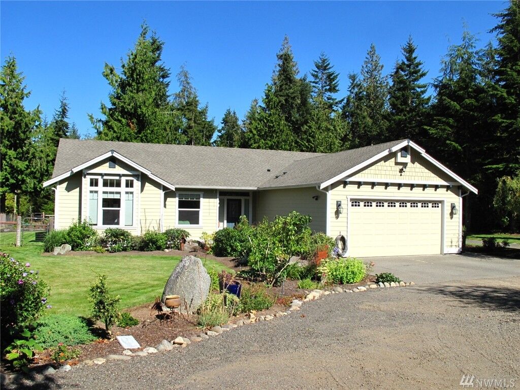 Property Photo: 1624 Lower Elwha Rd WA 98363