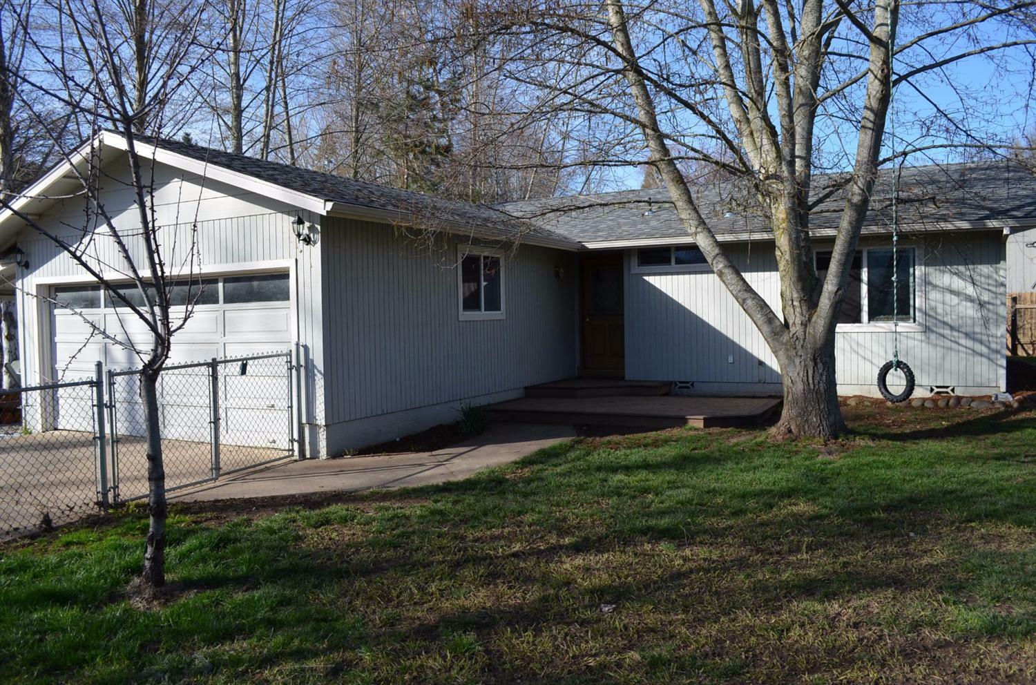 Property Photo: 156 Stanford Way OR 97527
