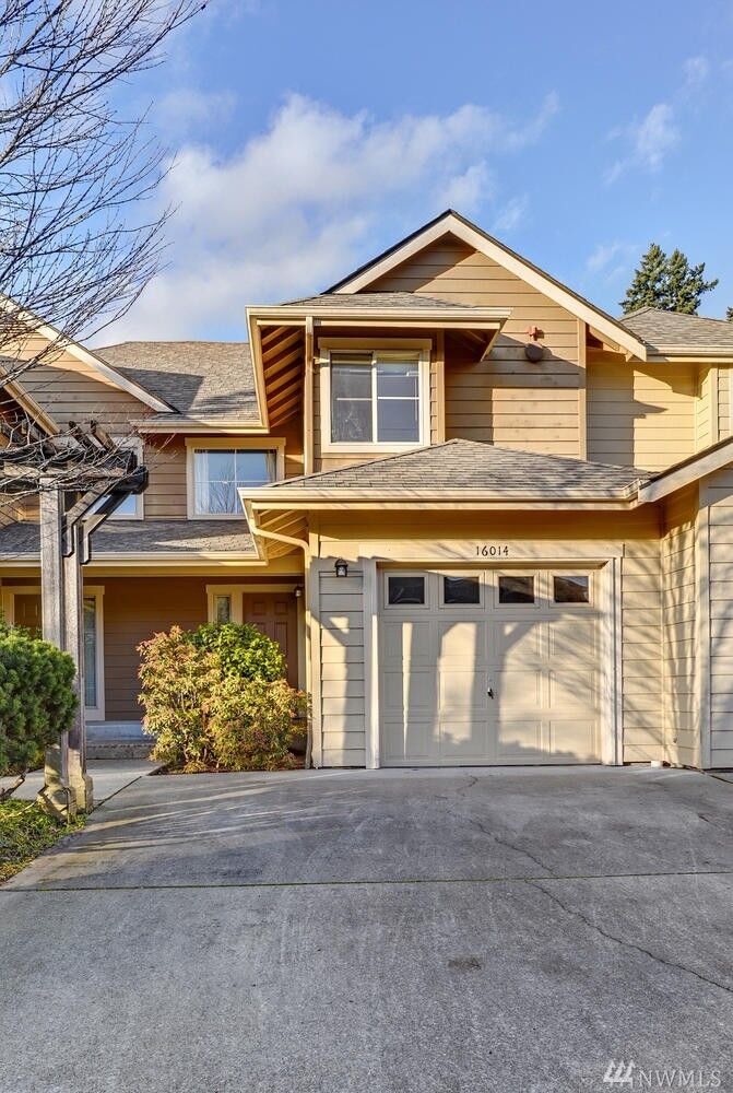 Property Photo: 16014 NE 93rd Way 703 WA 98052