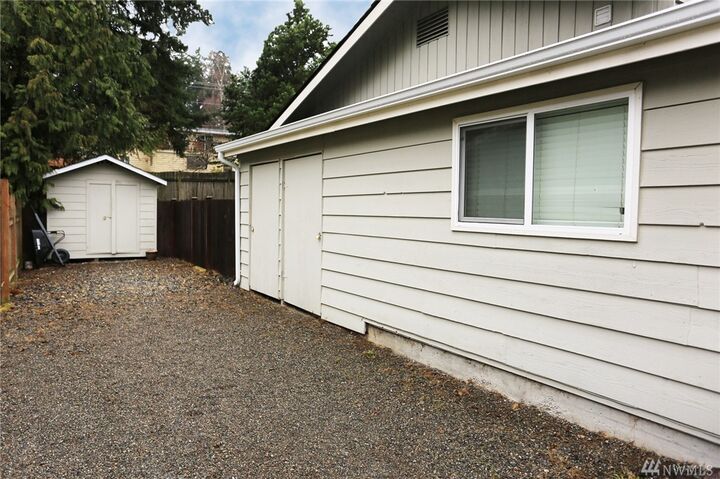 Property Photo: 18424 72nd Ave W WA 98026