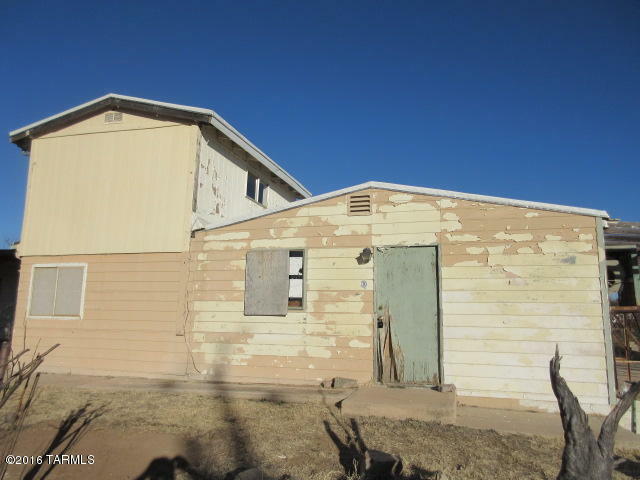 Property Photo: 17272 W Placer Street AZ 85601