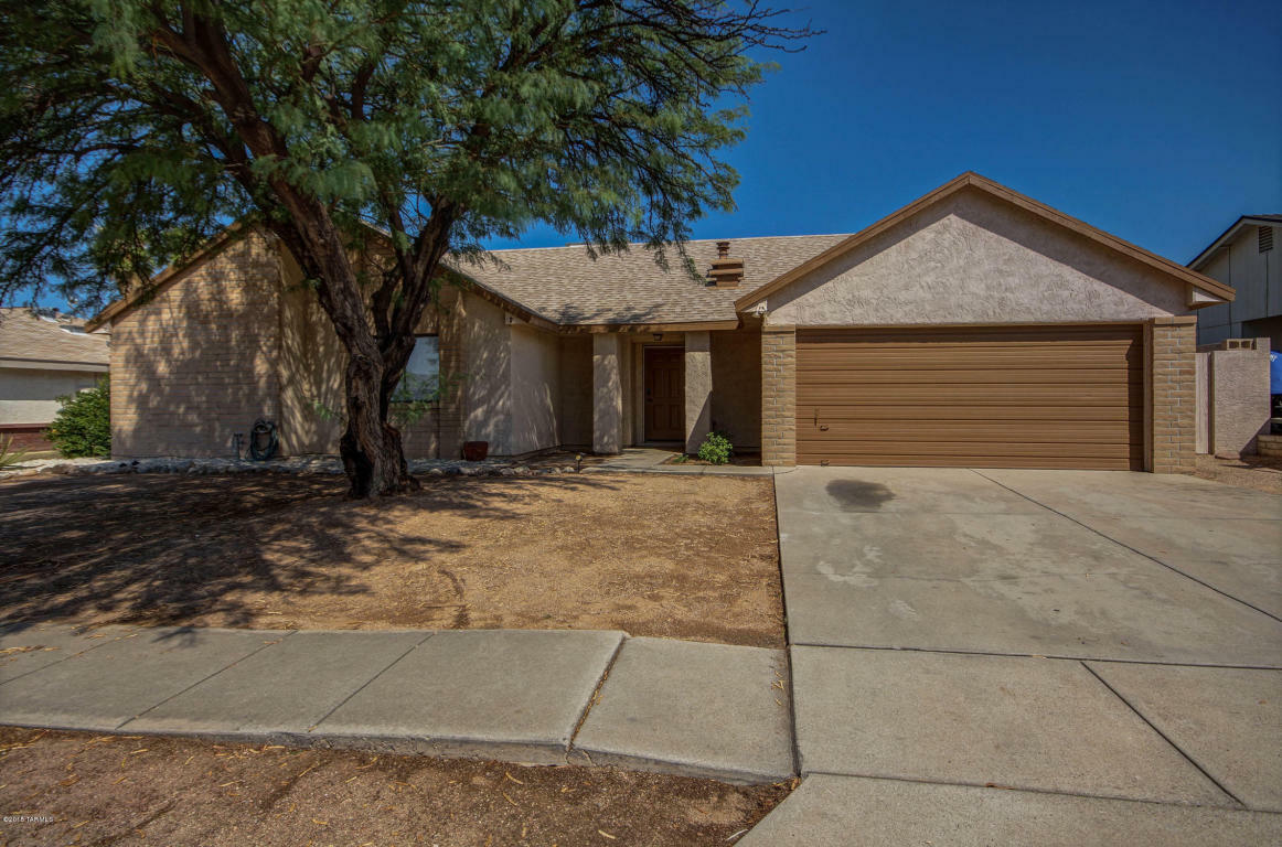 Property Photo:  4810 W Cheetah Street  AZ 85742 