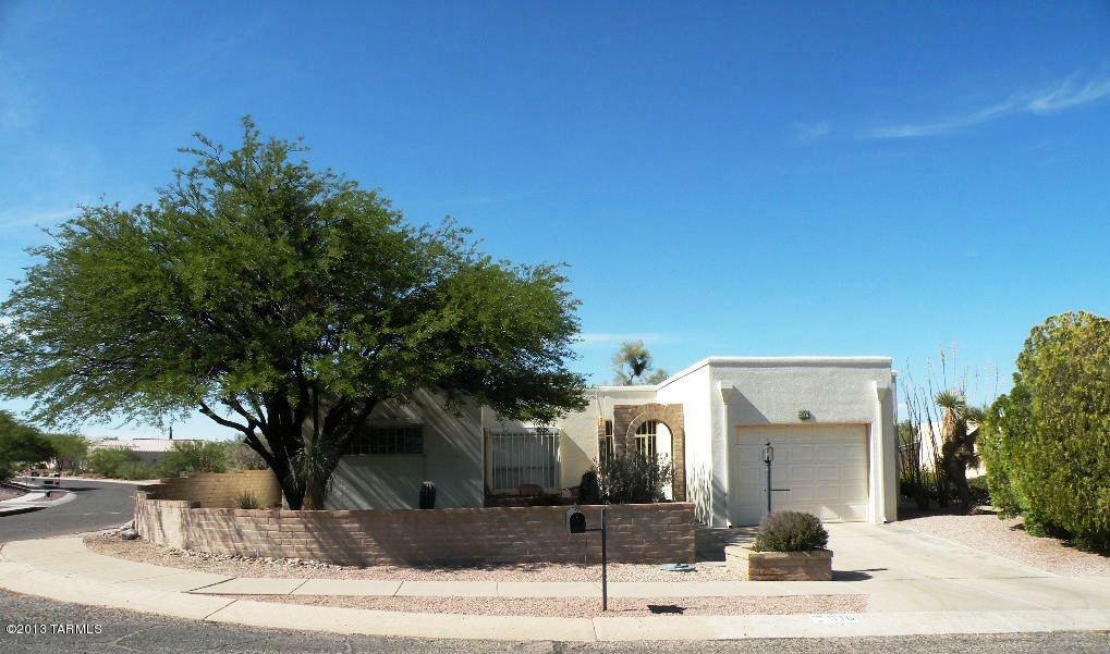 Property Photo:  516 W Via Alamos Drive  AZ 85614 