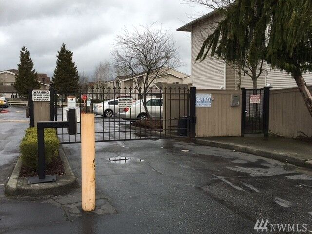 Property Photo: 1001 W Casino Road D 301 WA 98204