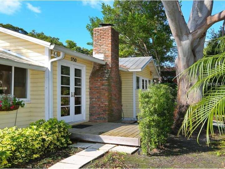 Property Photo:  1750 Bay View Drive  FL 34239 