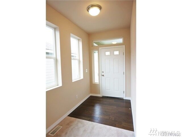 Property Photo: 910 5th St SE WA 98002