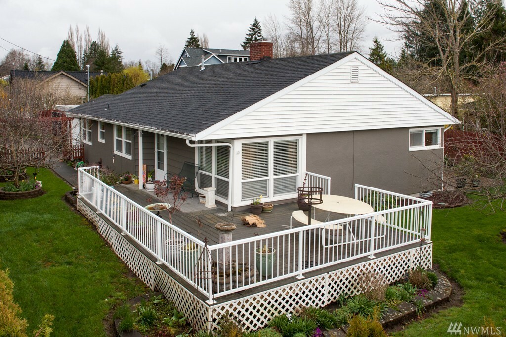 Property Photo:  3300 Bennett Dr  WA 98225 