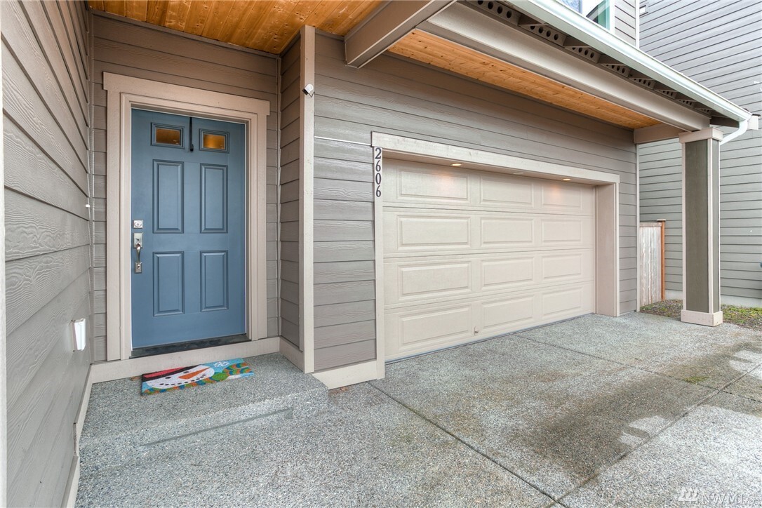 Property Photo: 2606 57th St SE WA 98092