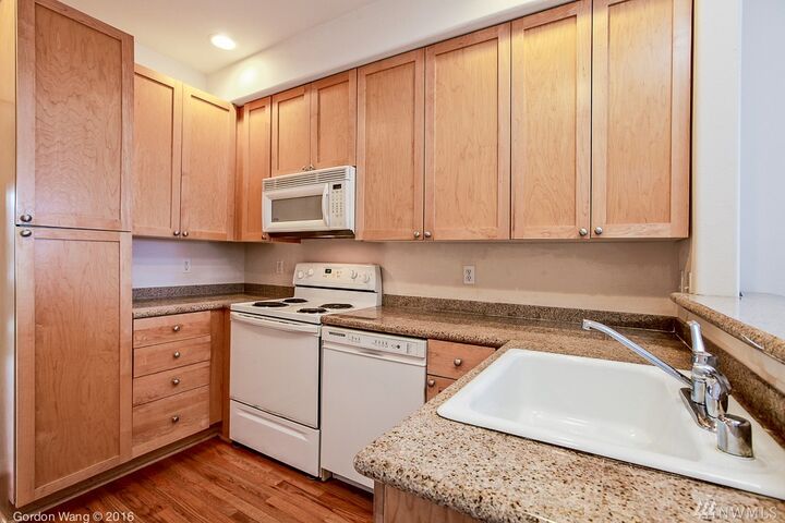 Property Photo:  210 N G St F  WA 98403 