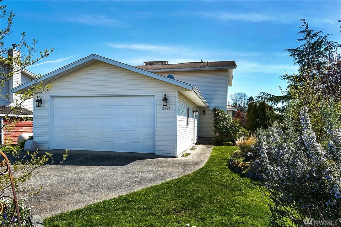 Property Photo: 5569 Bay Ridge Dr WA 98230