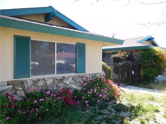 Property Photo:  26044 Yale Street  CA 92544 