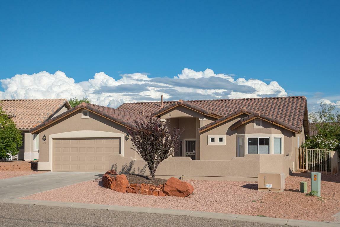 Property Photo: 825 S Rising View Court AZ 86325