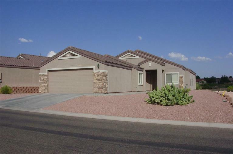 Property Photo: 729 S Santa Fe AZ 86325
