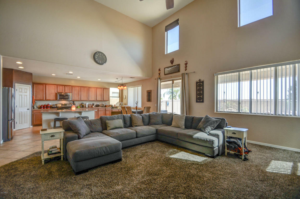 Property Photo:  33047 N Slate Creek Drive  AZ 85143 