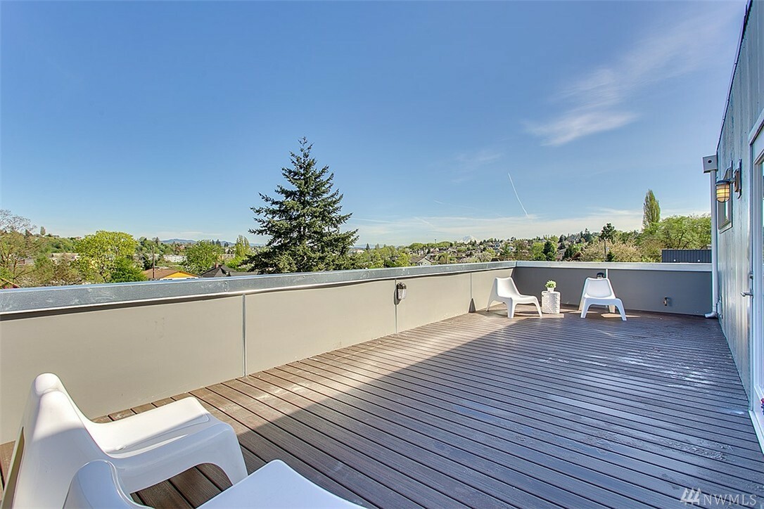 Property Photo:  1804 S Grand St  WA 98144 