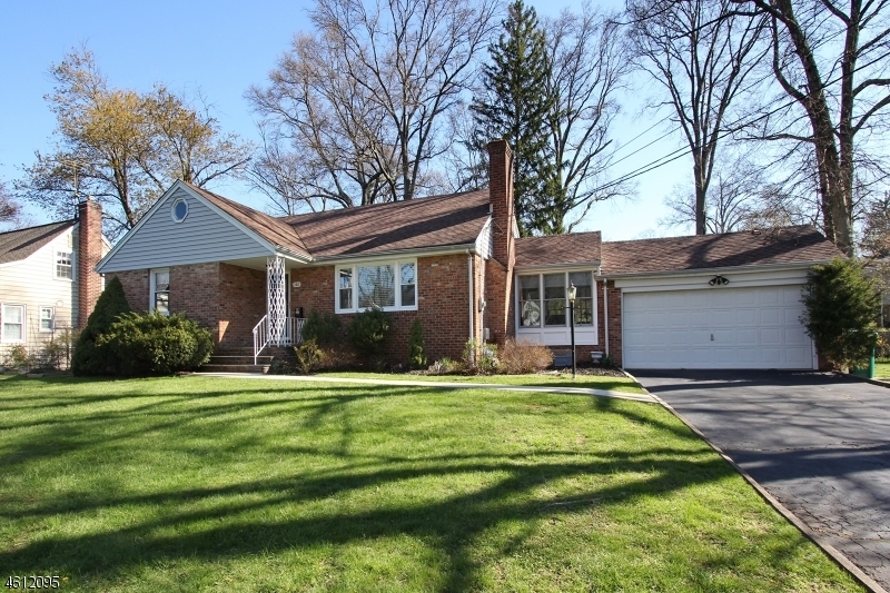 Property Photo:  132 Willoughby Rd  NJ 07023 