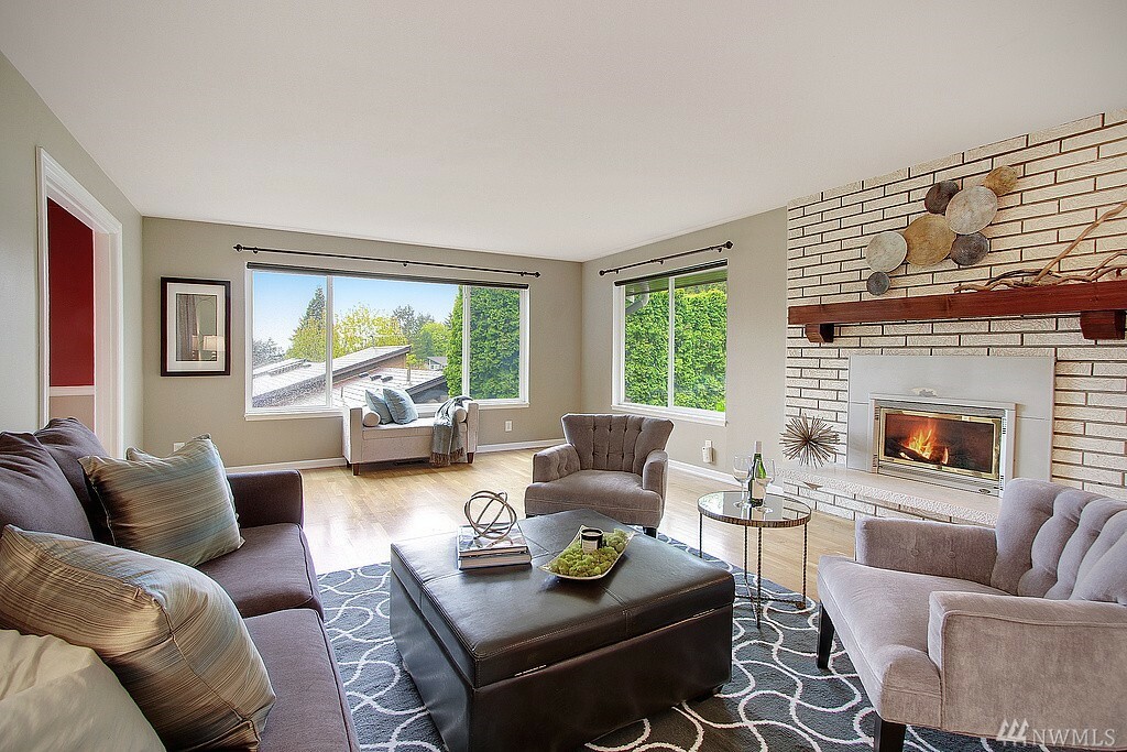 Property Photo: 19414 46th Ave NE WA 98155