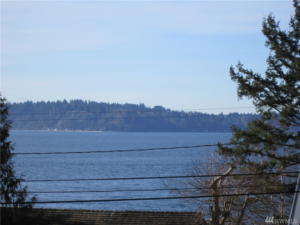 Property Photo: 10100 51st Ave SW WA 98146