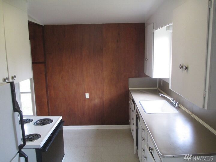 Property Photo: 5227 176th St SW WA 98037