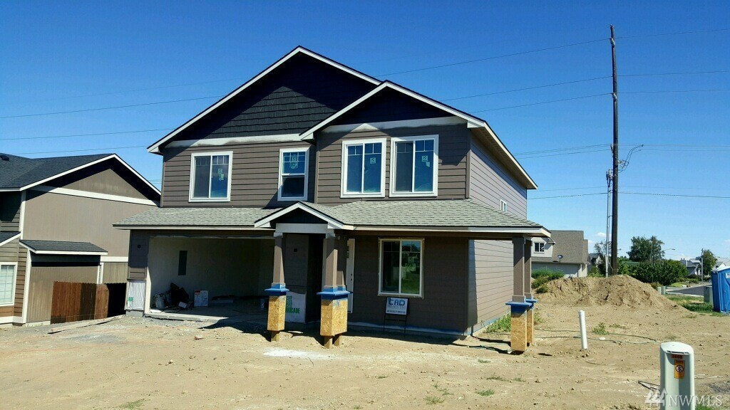 Property Photo:  1600 S Beaumont Dr  WA 98837 