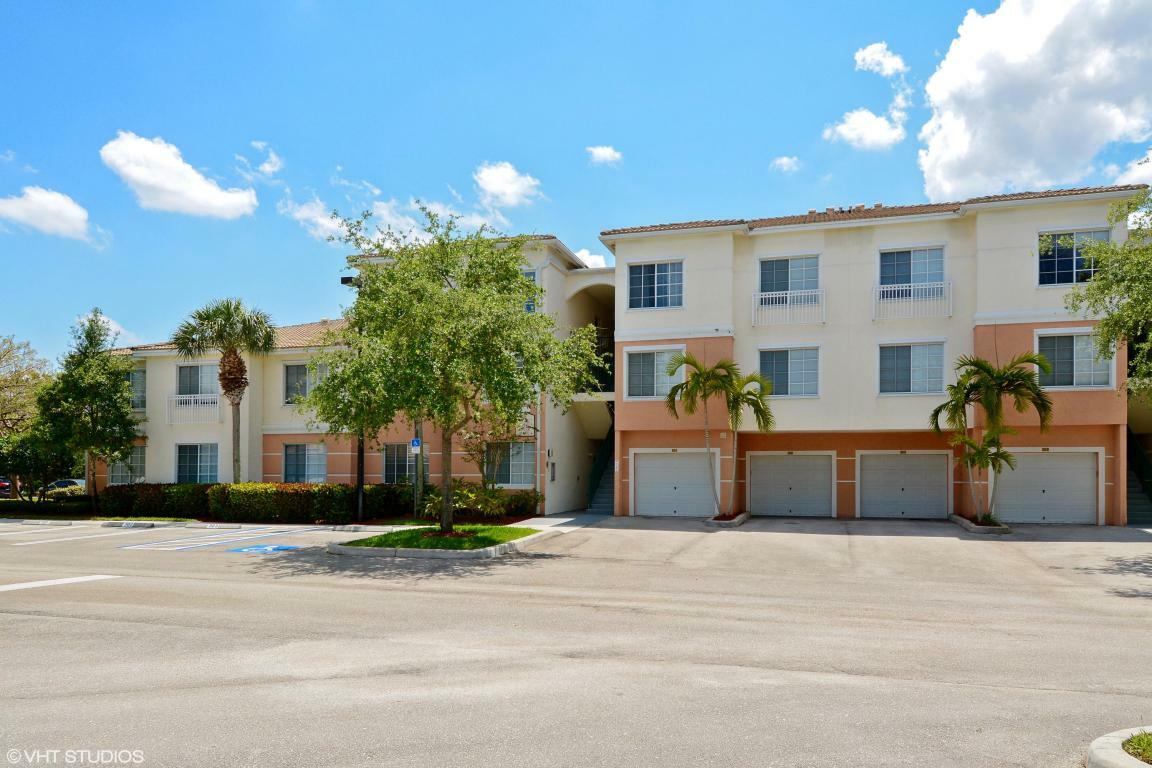 Property Photo:  1204 Myrtlewood Circle E  FL 33418 