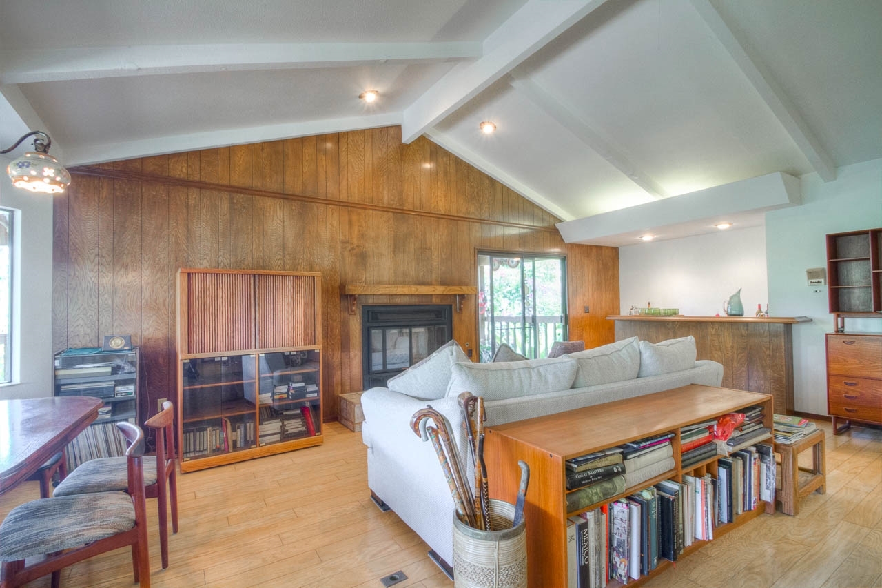 Property Photo: 1369 Melrose Way CA 92081
