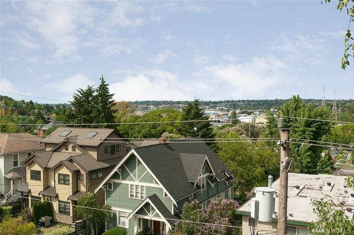 Property Photo:  49 W Etruria Street 402  WA 98119 