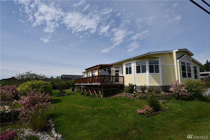 Property Photo: 5503 Seavue Rd WA 98230