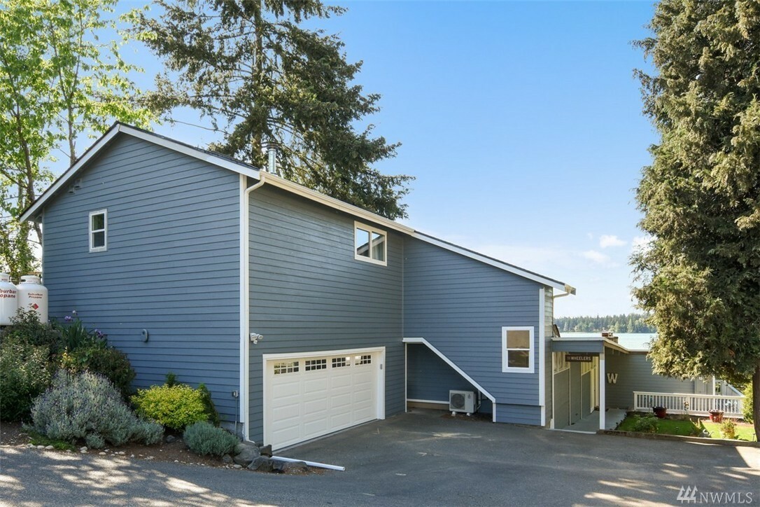 Property Photo:  8911 N Thorne Lane SW  WA 98498 