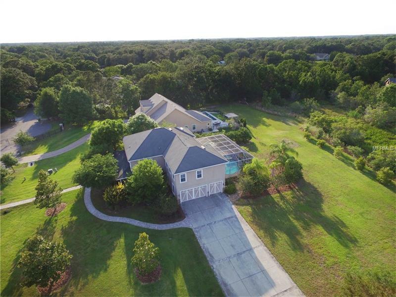 Property Photo: 2526 Bordeaux Way FL 33559