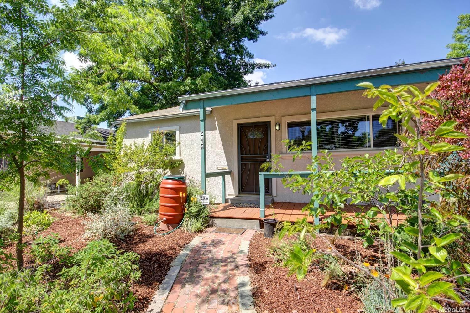 Property Photo: 5009 9th Avenue CA 95820
