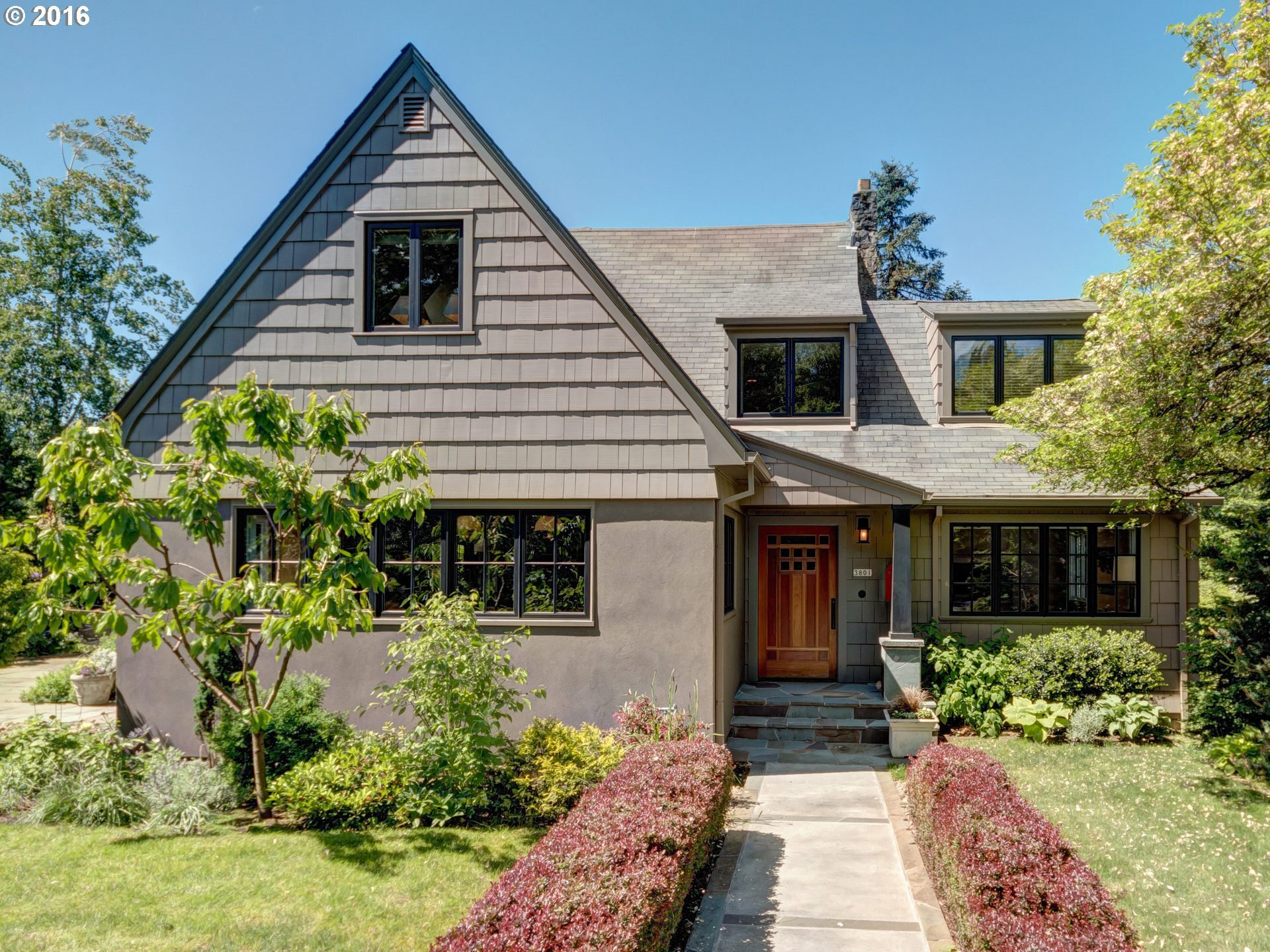 Property Photo: 3801 SW Beaverton Ave OR 97239
