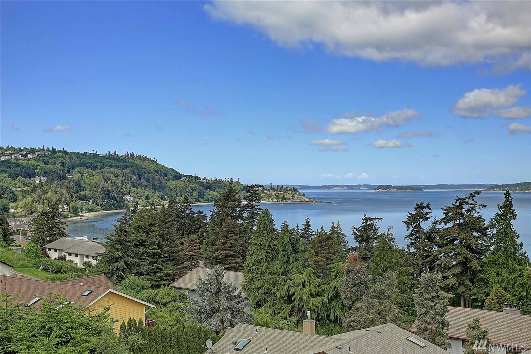 Property Photo:  183 Vista Del Mar St  WA 98282 