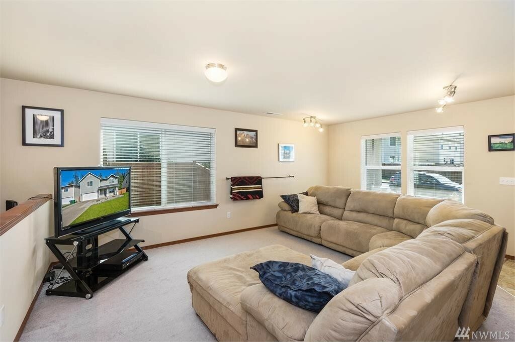 Property Photo:  2602 SW Siskin  WA 98367 