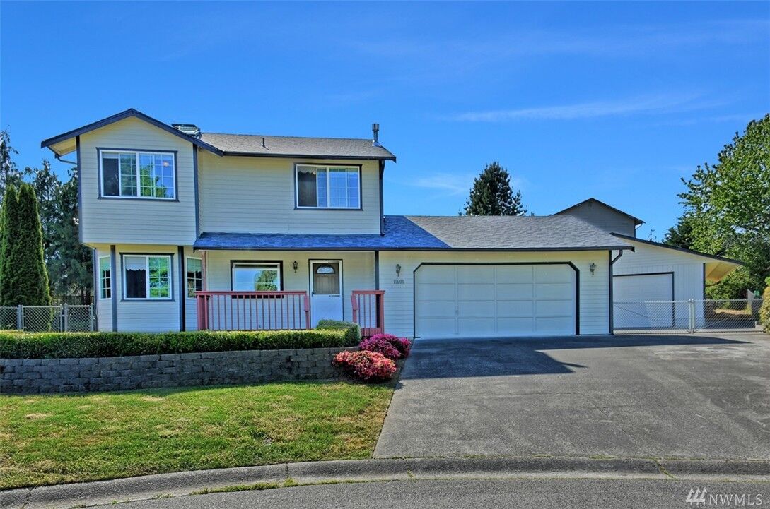 Property Photo: 11601 29th Ct NE WA 98258