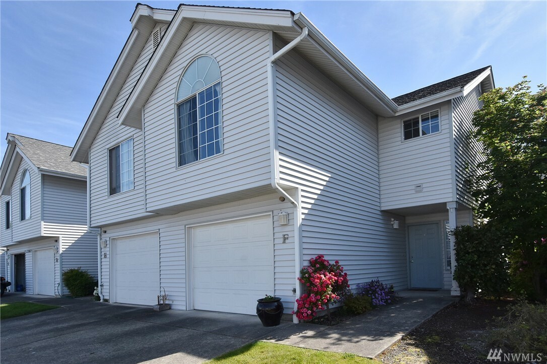 Property Photo:  1202 24th Av Ct F  WA 98354 