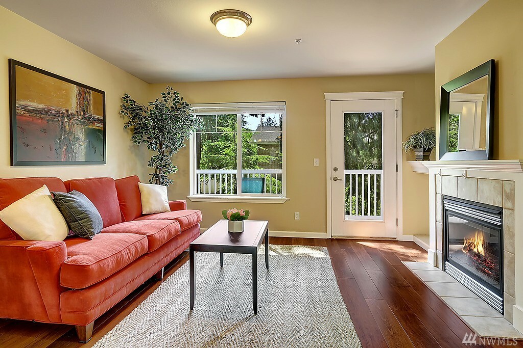 Property Photo: 5708 198th St SW D WA 98036