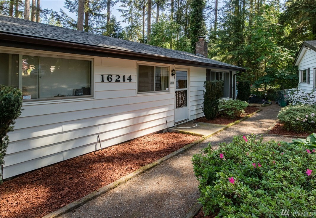 Property Photo:  16214 NE 180 St  WA 98072 