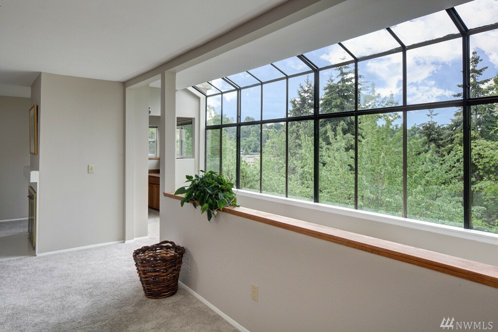 Property Photo:  7600 SE 29th St 302  WA 98040 