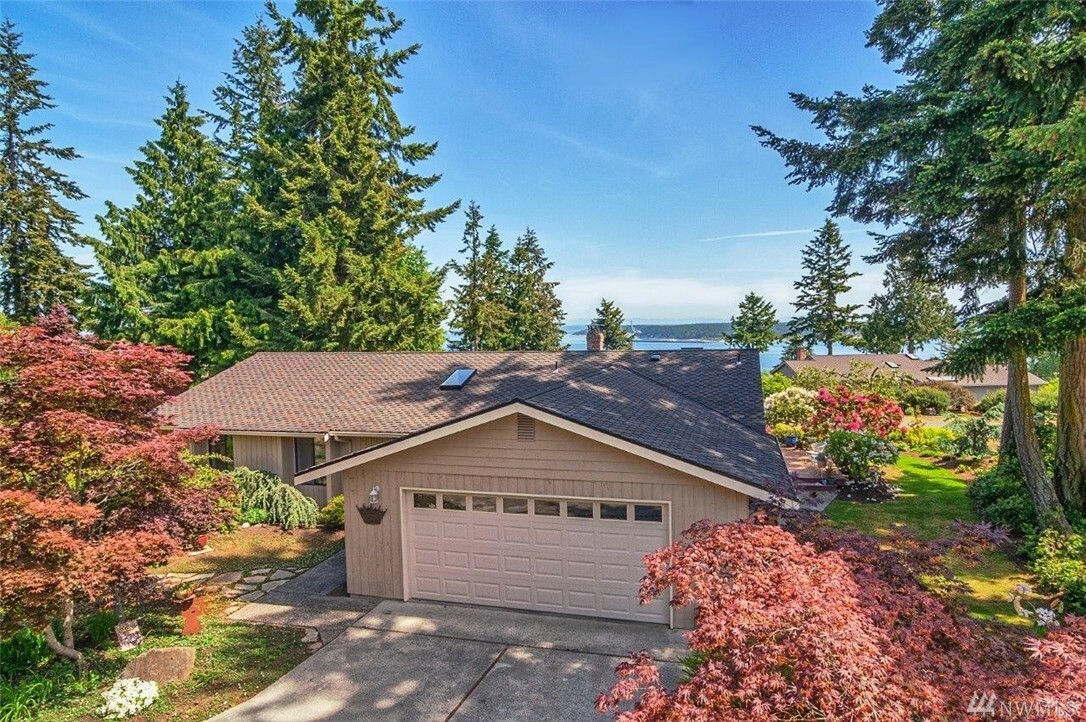 Property Photo:  10 Wellington Ct  WA 98368 