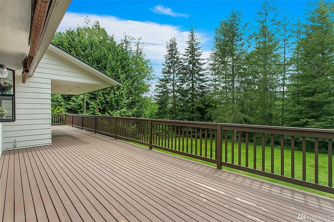 Property Photo:  26520 5th Ave NE  WA 98223 