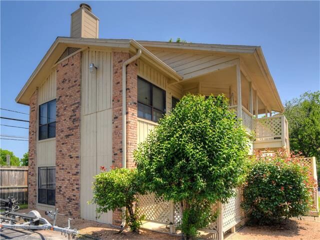 Property Photo: 421 W San Antonio Street 1-H TX 78666