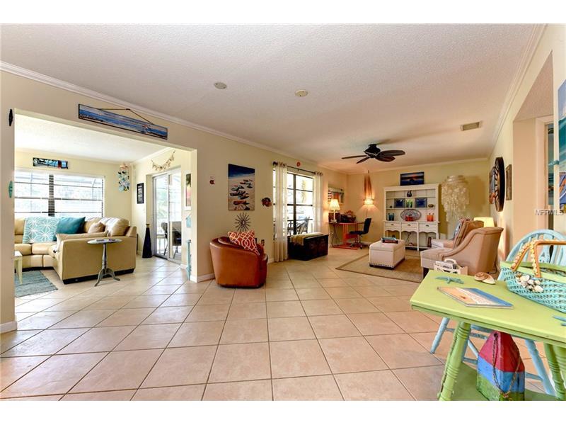 Property Photo: 440 Dorchester Drive FL 34293