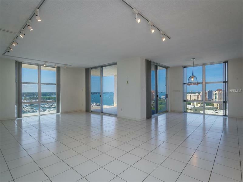 Property Photo:  1111 N Gulfstream Avenue 13A  FL 34236 