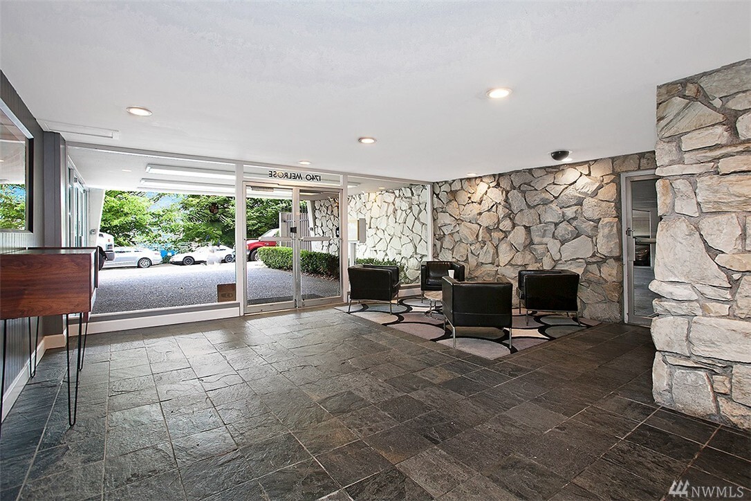 Property Photo: 1740 Melrose Ave 202 WA 98122