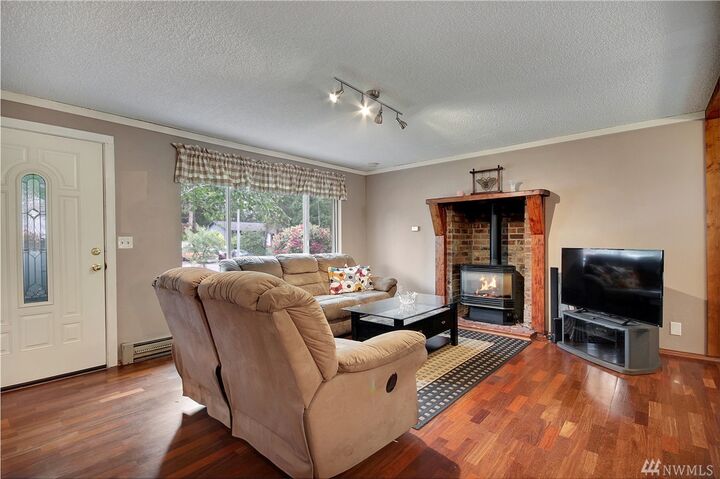 Property Photo:  18810 59th St E  WA 98391 