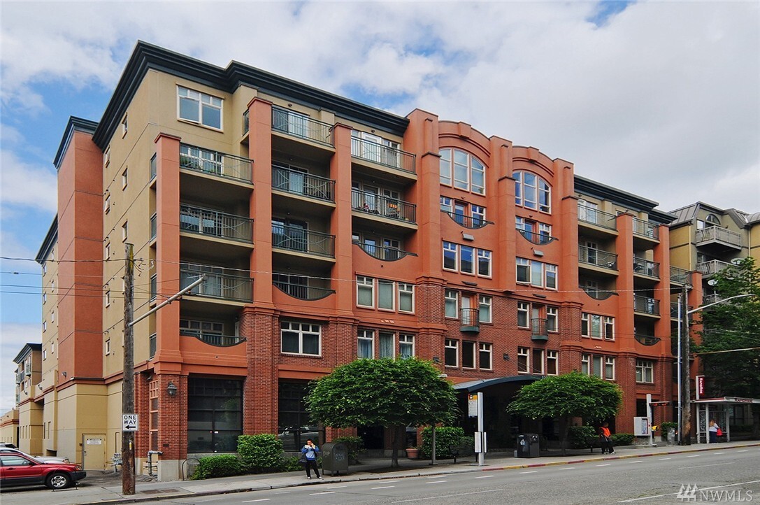 Property Photo: 123 Queen Anne Ave N 405 WA 98109