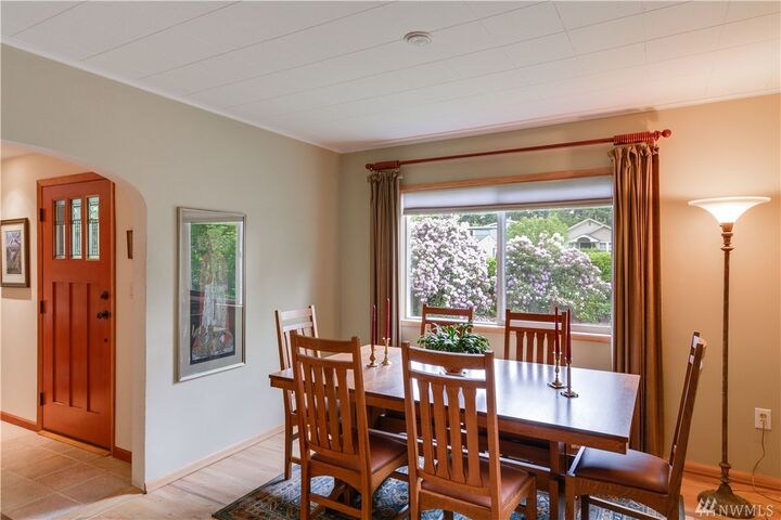 Property Photo: 18040 Ashworth Ave N WA 98133